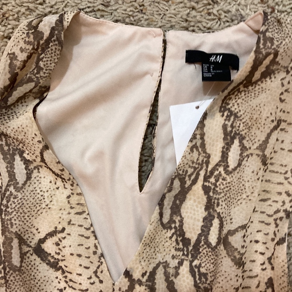 H&M snakeskin printed dress - Picture 2 of 3